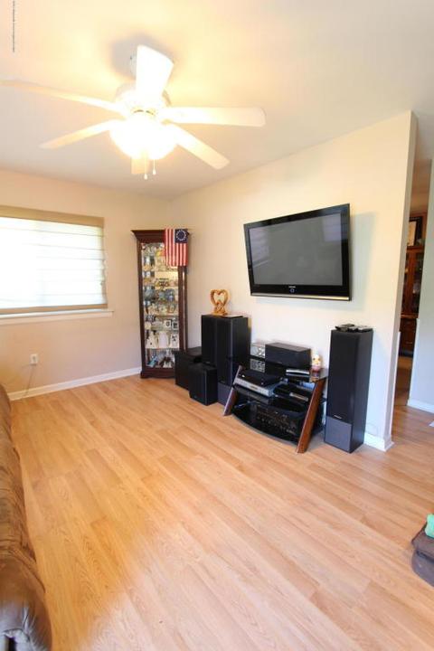 7 Amy Ct, Brick, NJ 08724 photo 5
