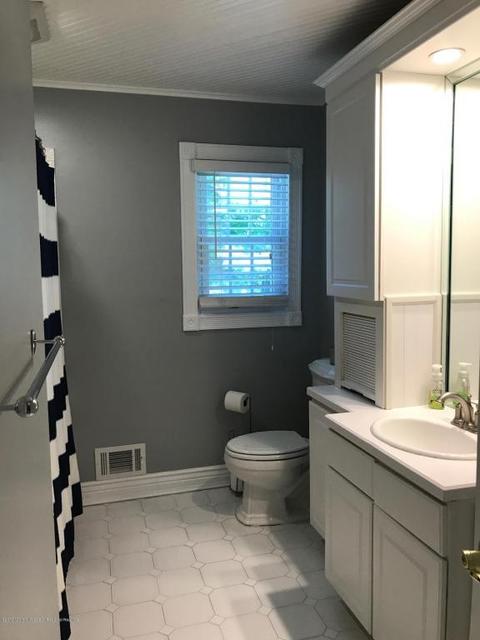 111 Hamilton Ave, Middletown, NJ 07748 photo 11