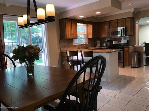 111 Hamilton Ave, Middletown, NJ 07748 photo 3