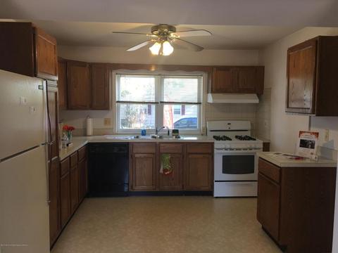 59 Jefferson St, Waretown, NJ 08758 photo 9