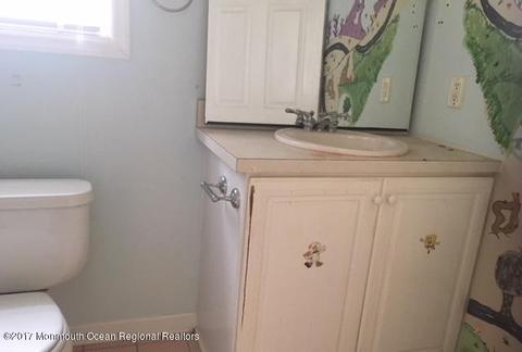 20 Smith Pl, North Middletown, NJ 07748 photo 5