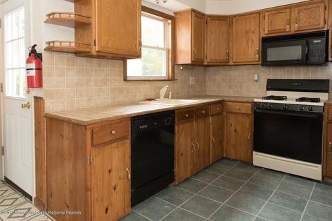 5 Rustic Dr, Howell, NJ 07731 photo 9