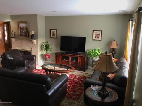 33 Colonial Ct, Jackson, NJ 08527 photo 5