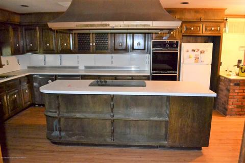 15 Devon Rd, Middletown, NJ 07748 photo 2