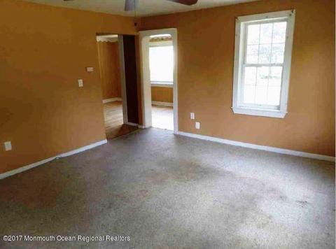 205 Lloyd Rd, Matawan, NJ 07747 photo 4