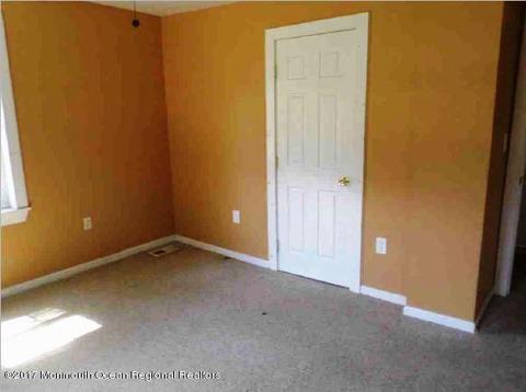 205 Lloyd Rd, Matawan, NJ 07747 photo 5