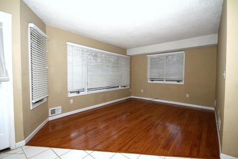 47 Brandywine Ct, Brick, NJ 08724 photo 2