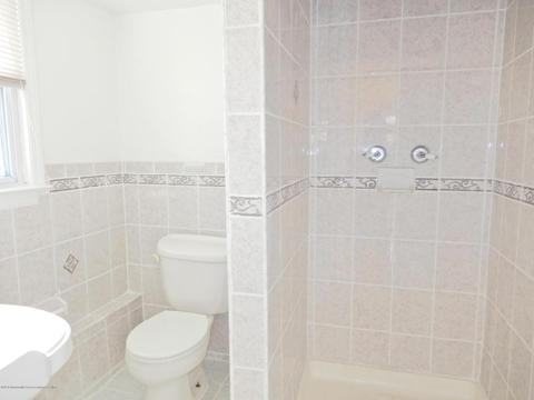 8 E Maple St, Colonia, NJ 07067 photo 19