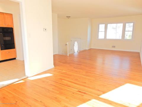 8 E Maple St, Colonia, NJ 07067 photo 5