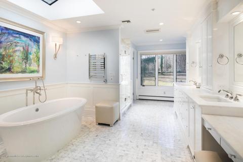 4 Azalea Ln, Rumson, NJ 07760 photo 2