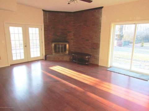 2 Cedar Ct, Roosevelt, NJ 08555 photo 5