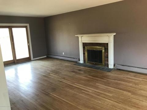 27 Devon Rd, Middletown, NJ 07748 photo 4