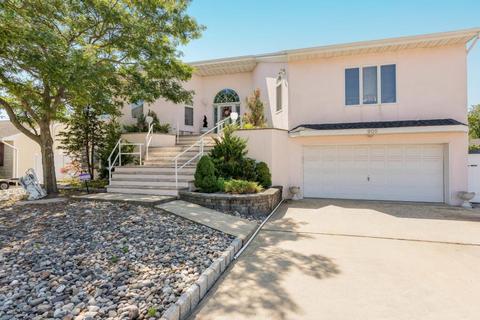 905 Capstan Dr, Forked River, NJ 08731 photo 1