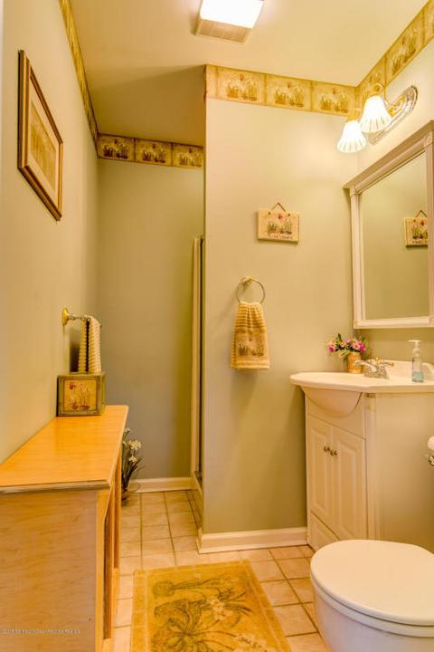 76 E River Rd, Rumson, NJ 07760 photo 11
