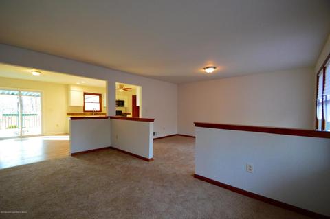 558 Whitecomb Ave, Jackson, NJ 08527 photo 4