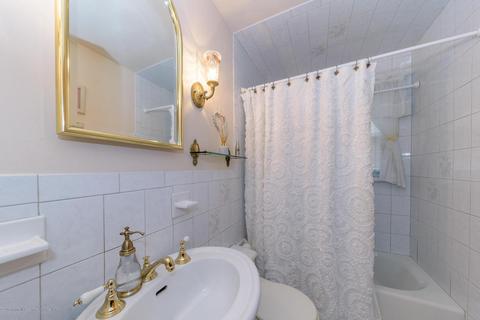 26 Middlesex Rd, Matawan, NJ 07747 photo 4