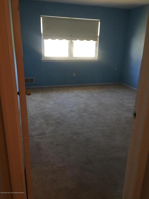 8 River Ln, Brick, NJ 08724 photo 5