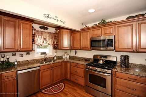 13 Ralph Pl, Jackson, NJ 08527 photo 4