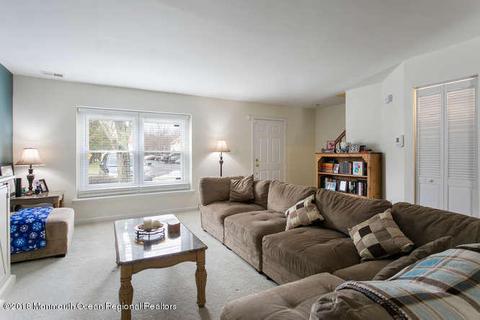 13 Colonial Ct, Jackson, NJ 08527 photo 3
