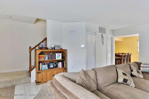13 Colonial Ct, Jackson, NJ 08527 photo 4
