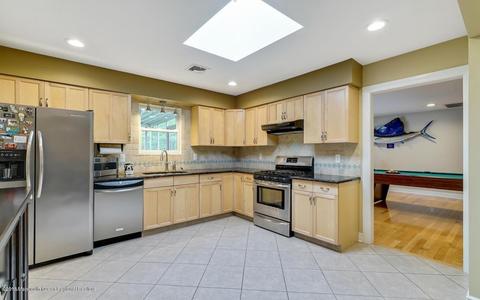 41 Willow St, Waretown, NJ 08758 photo 14