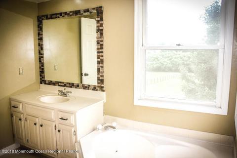 5 Steeple Chase Rd, Millstone, NJ 08535 photo 19