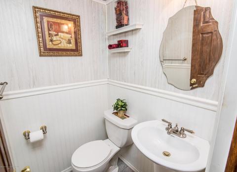 7 Mohawk Dr, Matawan, NJ 07747 photo 9