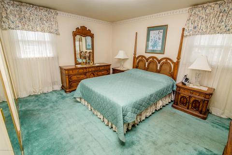 7 Mohawk Dr, Matawan, NJ 07747 photo 13
