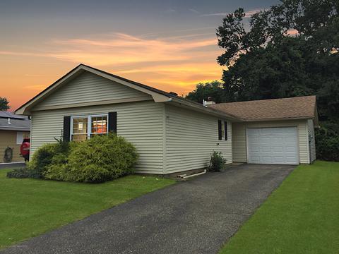3 Brenner Ct, Brick, NJ 08724 photo 2