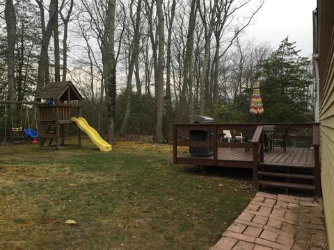 637 Summit Pl, Brielle, NJ 08730 photo 3
