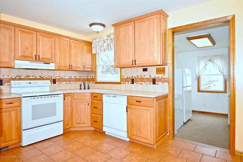 18 Edgewater Dr, Matawan, NJ 07747 photo 8