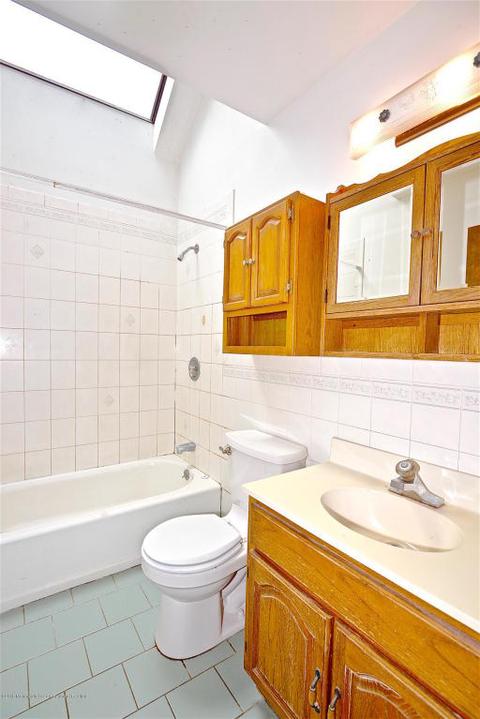 18 Edgewater Dr, Matawan, NJ 07747 photo 14