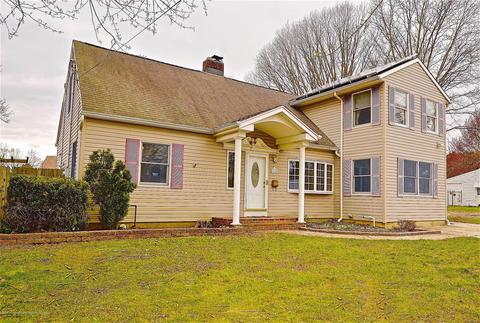 18 Edgewater Dr, Matawan, NJ 07747 photo 1