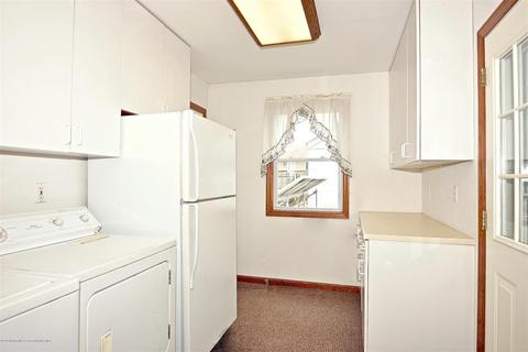 18 Edgewater Dr, Matawan, NJ 07747 photo 9