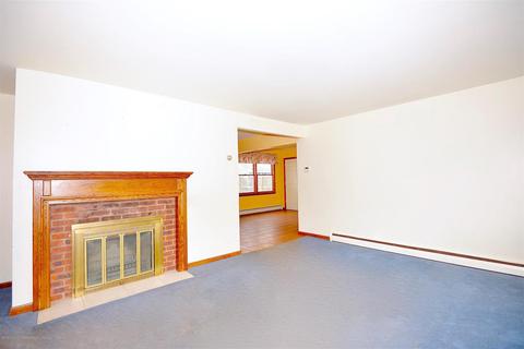18 Edgewater Dr, Matawan, NJ 07747 photo 6
