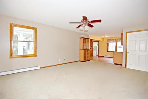 18 Edgewater Dr, Matawan, NJ 07747 photo 11