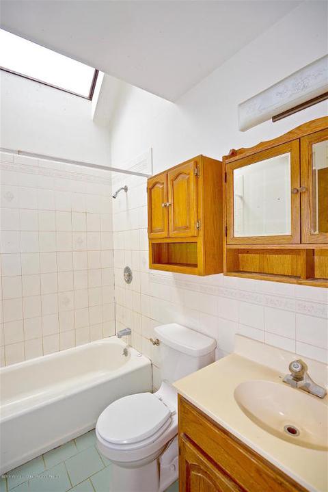 18 Edgewater Dr, Matawan, NJ 07747 photo 15