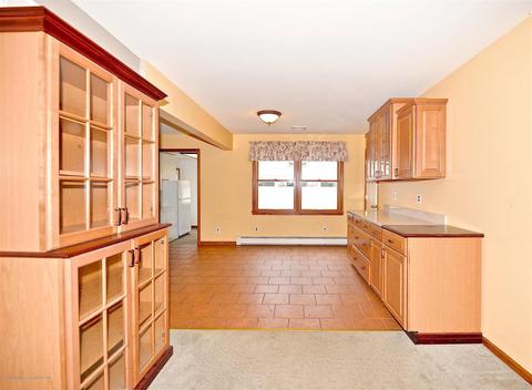 18 Edgewater Dr, Matawan, NJ 07747 photo 10
