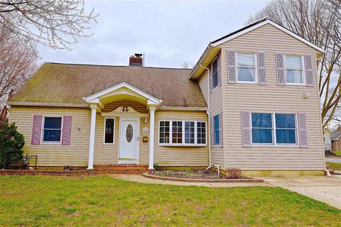 18 Edgewater Dr, Matawan, NJ 07747 photo 2