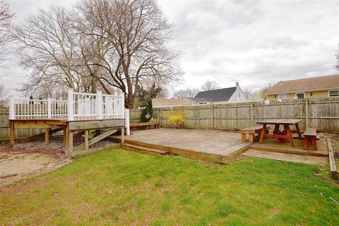 18 Edgewater Dr, Matawan, NJ 07747 photo 32