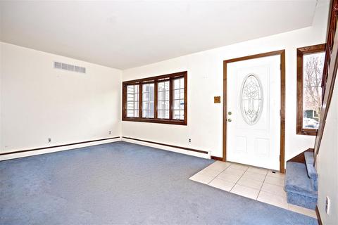 18 Edgewater Dr, Matawan, NJ 07747 photo 3