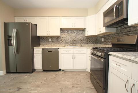 9 Bramble Ln, Matawan, NJ 07747 photo 4