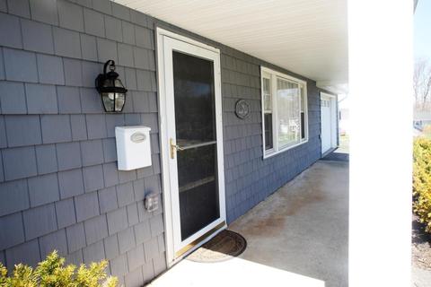 29 Ingram Cir, Matawan, NJ 07747 photo 3