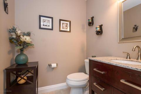 17 Walnut Ct, Matawan, NJ 07747 photo 10