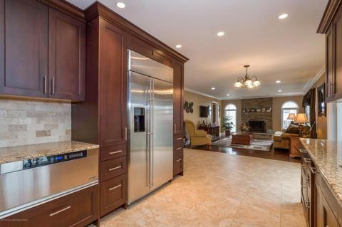 17 Walnut Ct, Matawan, NJ 07747 photo 5