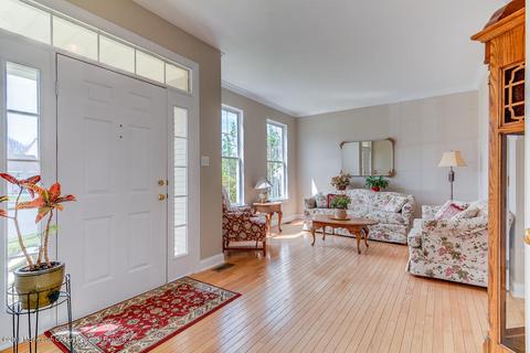 9 Jared Ct, Howell, NJ 07731 photo 2