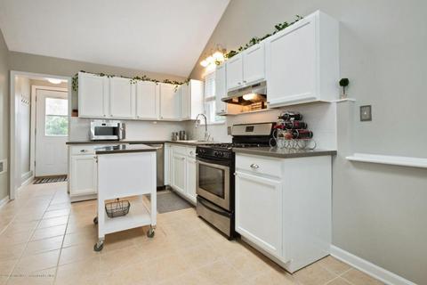 178 Walnut Dr, Brick, NJ 08724 photo 9