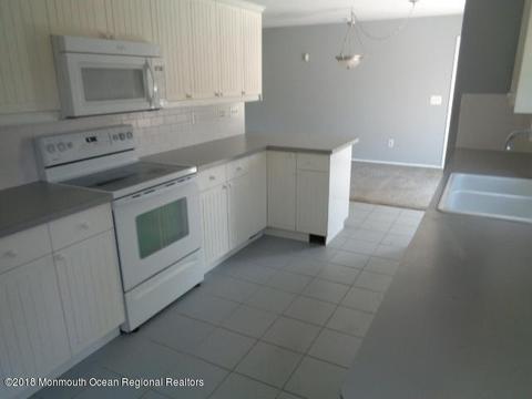 560 Diamond Rd, Jackson, NJ 08527 photo 2