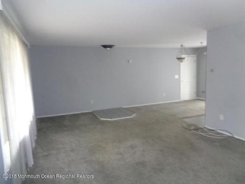 560 Diamond Rd, Jackson, NJ 08527 photo 5