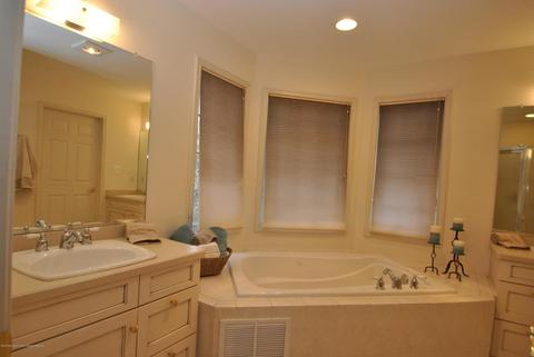 9 Mariners Bnd, Brielle, NJ 08730 photo 16